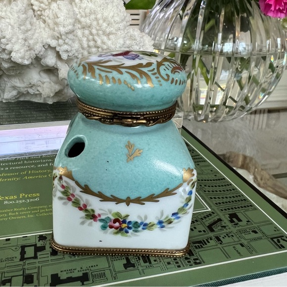 Limoges French Porcelain Inkwell/Trinket Box - Picture 6 of 7